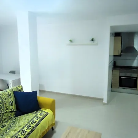 Mestral Atico Lek Apartman